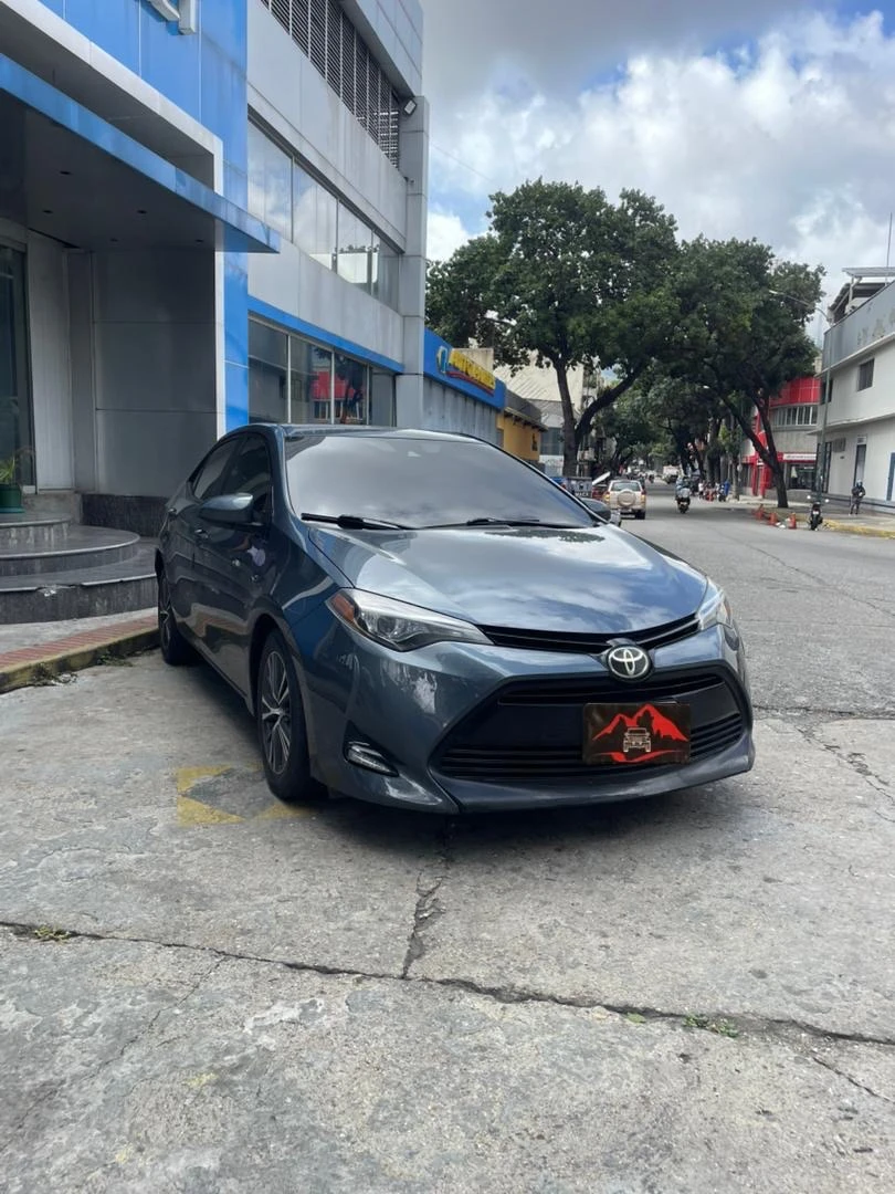 2017 Toyota Corolla LE — foto 11