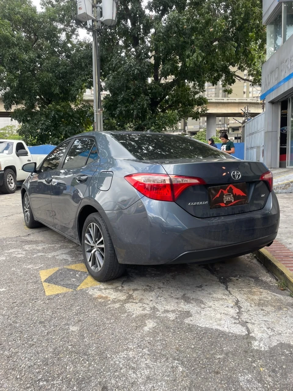 2017 Toyota Corolla LE — foto 13