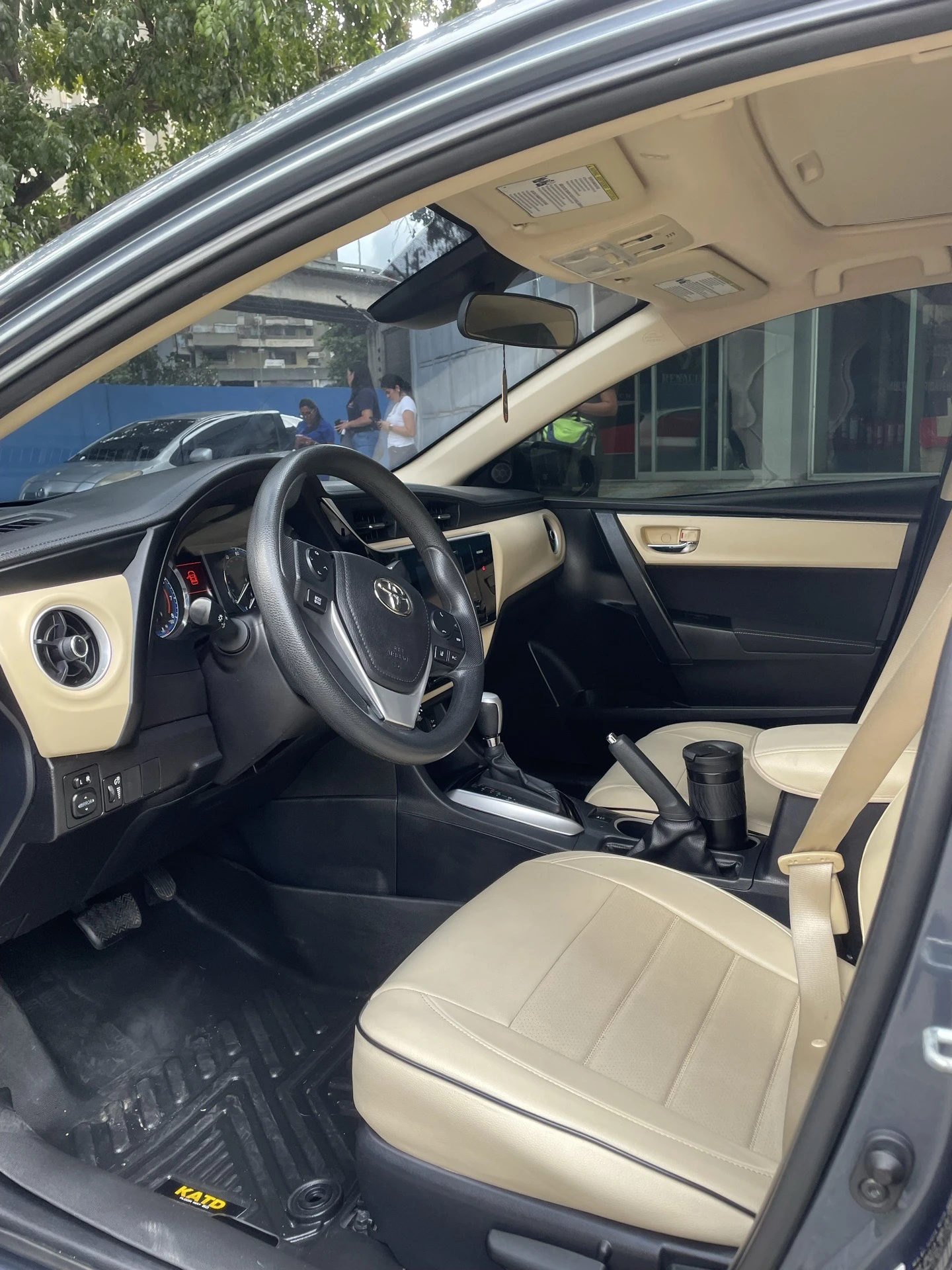2017 Toyota Corolla LE — foto 14