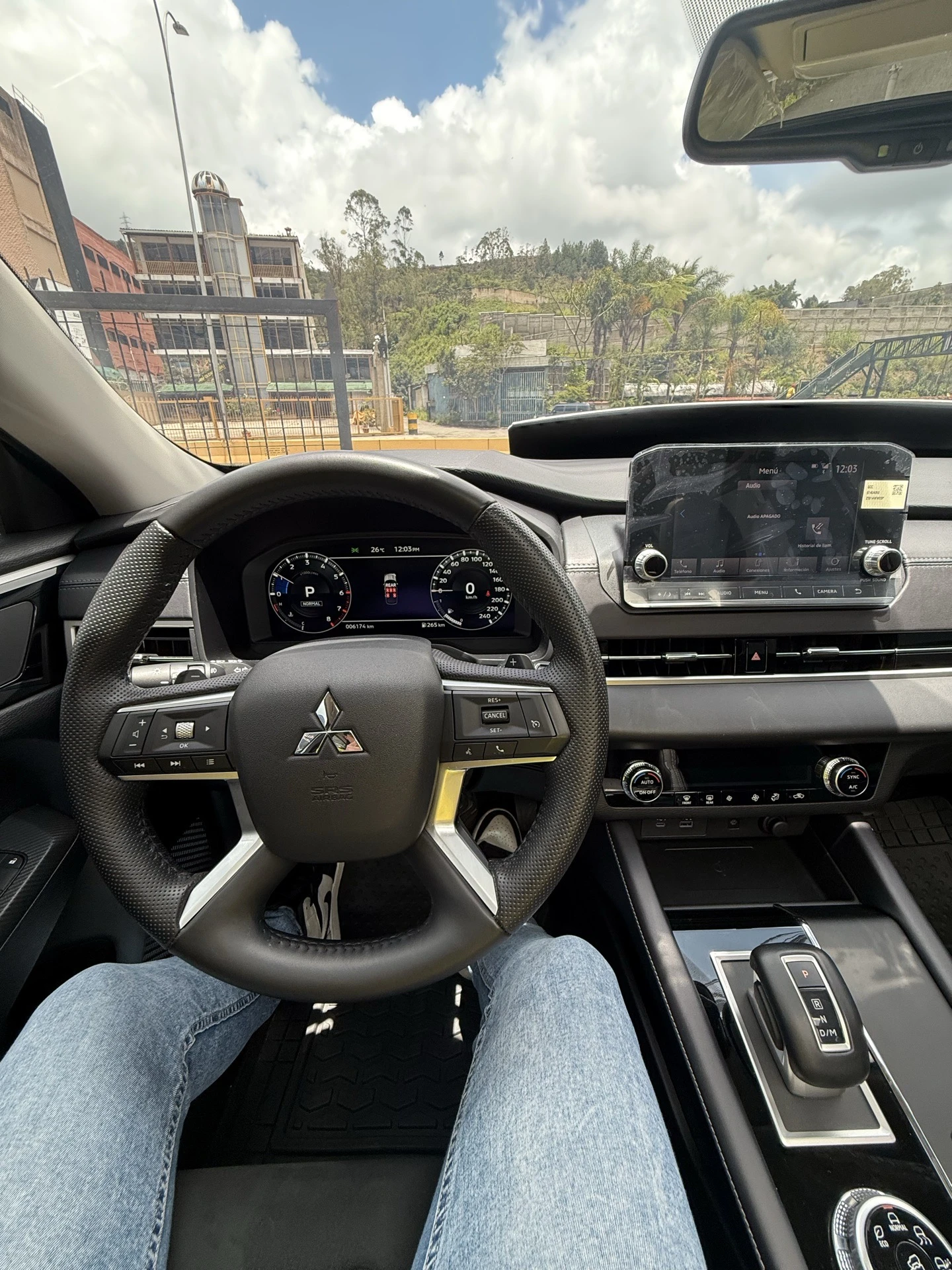 2025 Mitsubishi Outlander Premin — foto 12