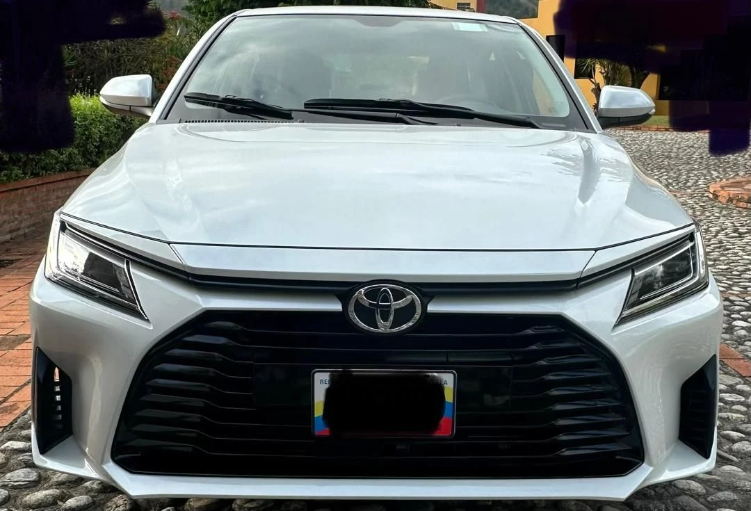 2025 Toyota Yaris Sedán