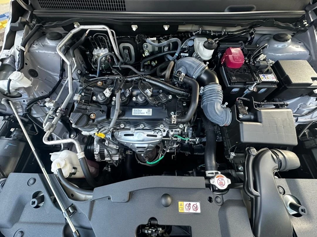 2024 Toyota Yaris Sedán G — foto 2