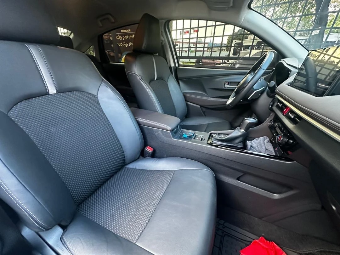 2024 Toyota Yaris Sedán G — foto 6