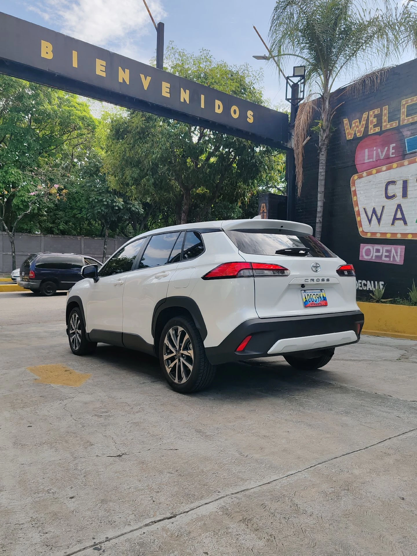 2025 Toyota Corolla Cross Luxury — foto 4