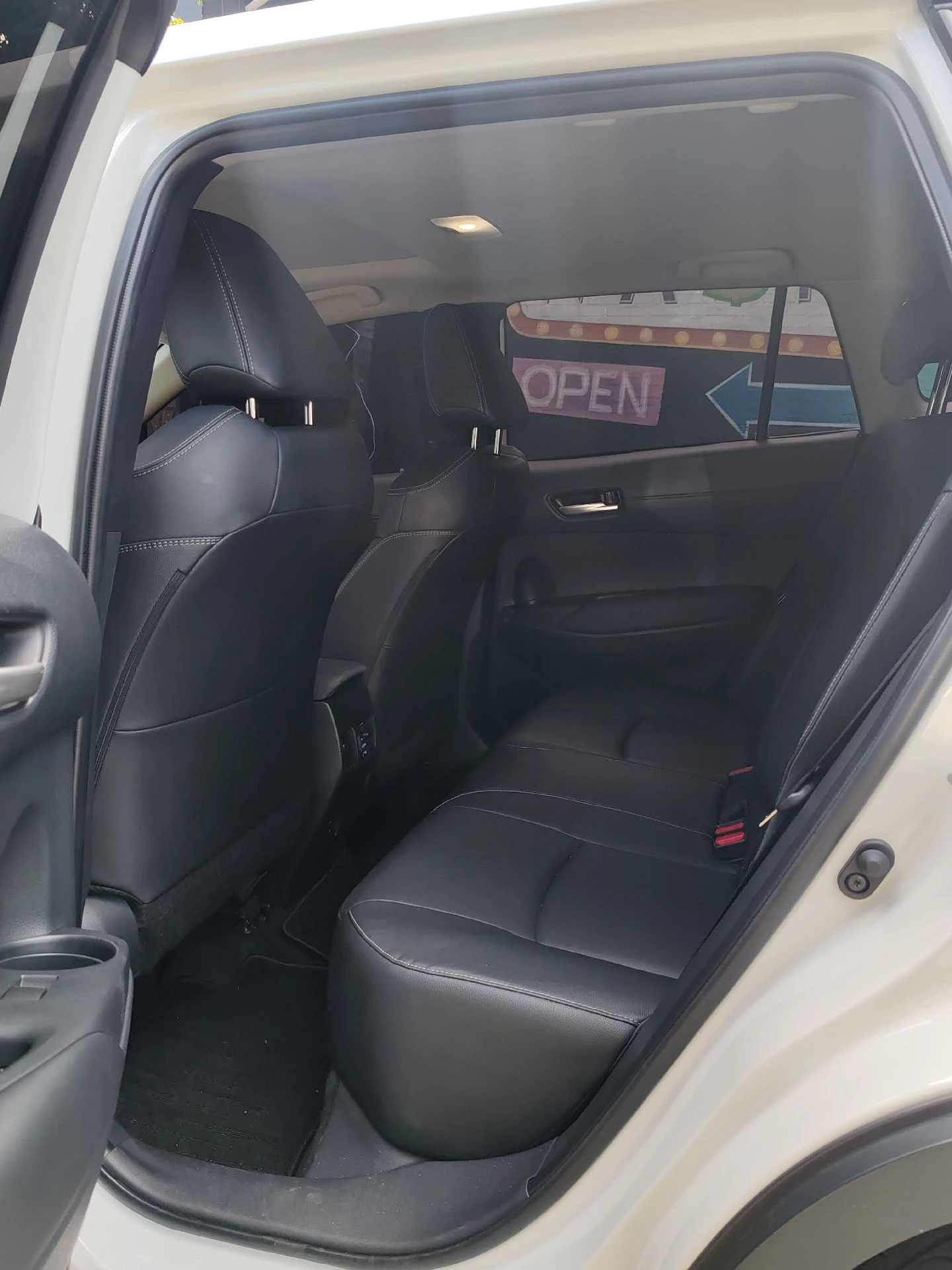 2025 Toyota Corolla Cross Luxury — foto 6