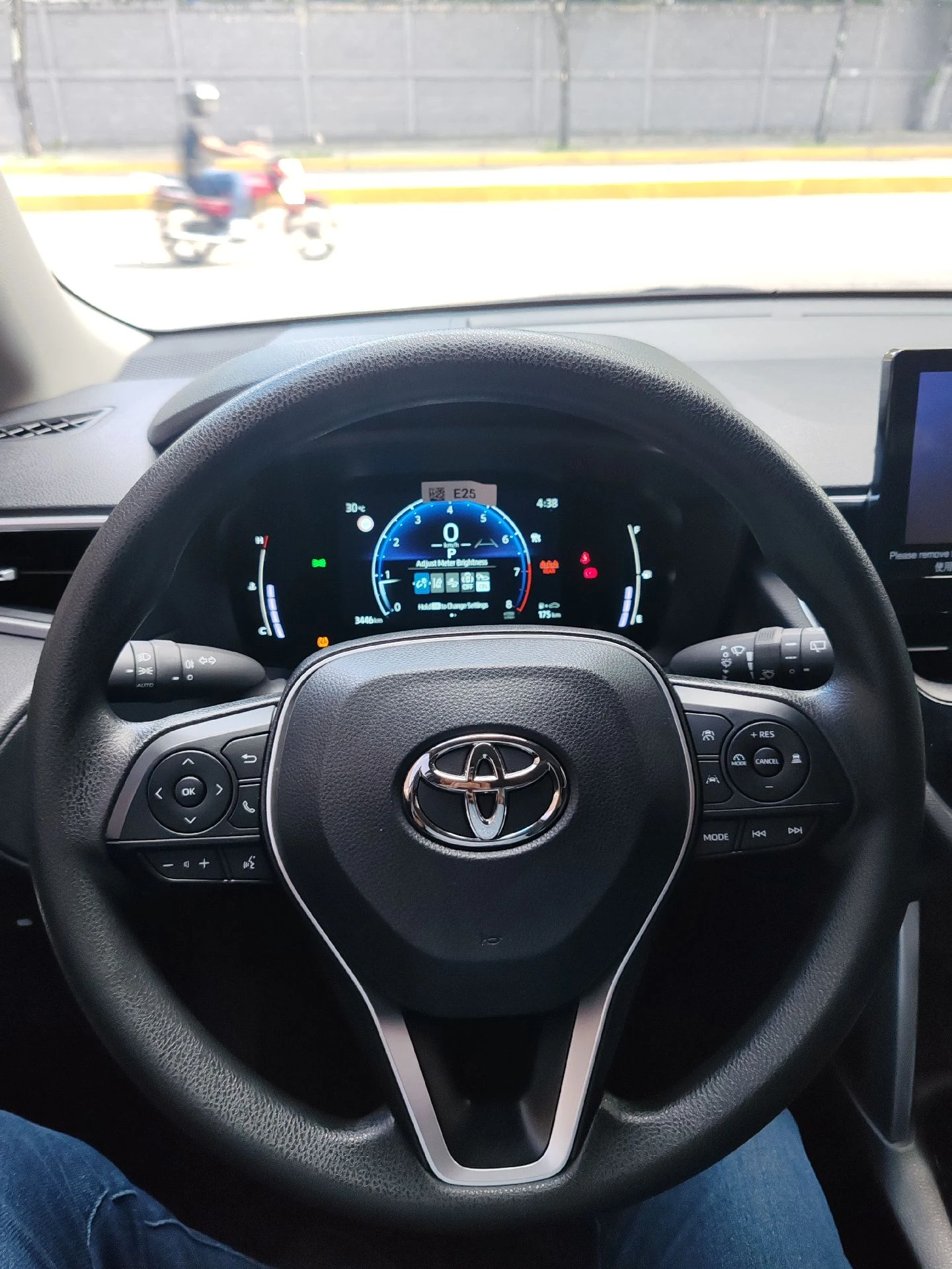 2025 Toyota Corolla Cross Luxury — foto 8