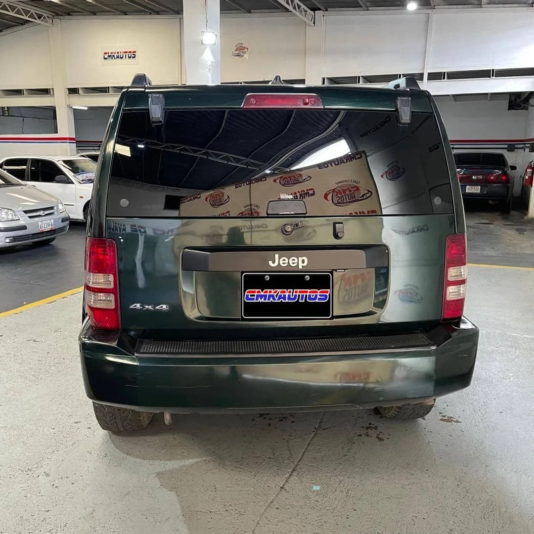 2012 Jeep Cherokee Sport Kk — foto 9