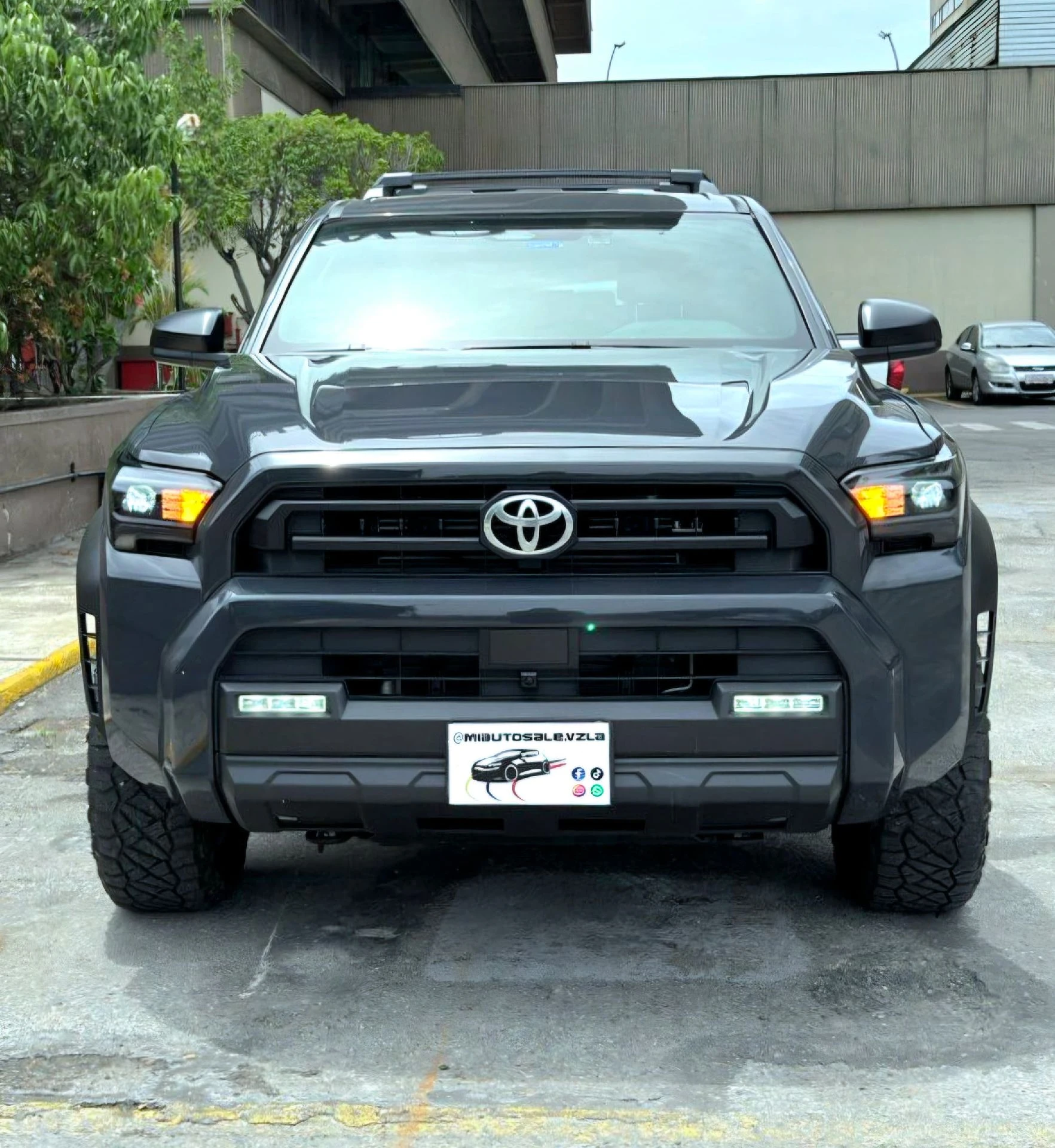 2025 Toyota 4Runner SR5 — foto 2