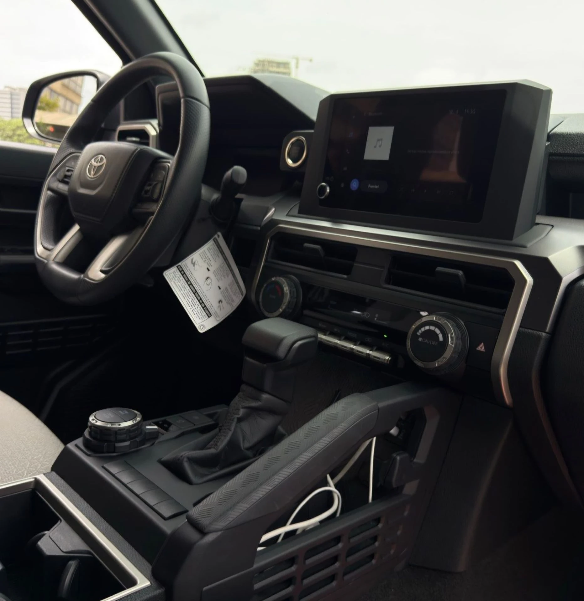 2025 Toyota 4Runner SR5 — foto 17