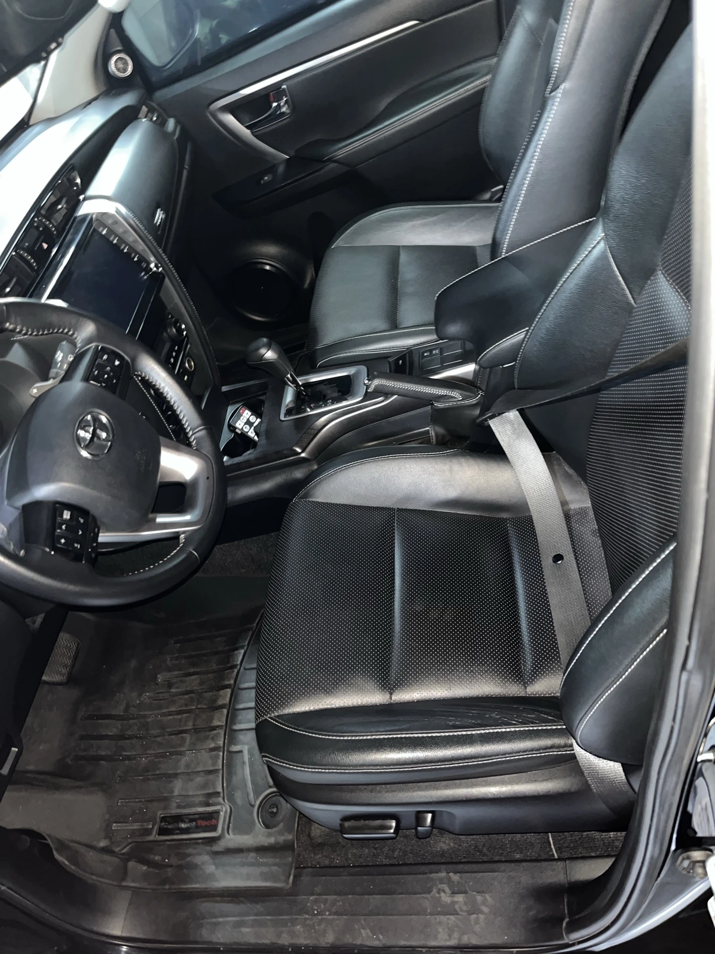 2022 Toyota Fortuner Sr5 V6 — foto 7
