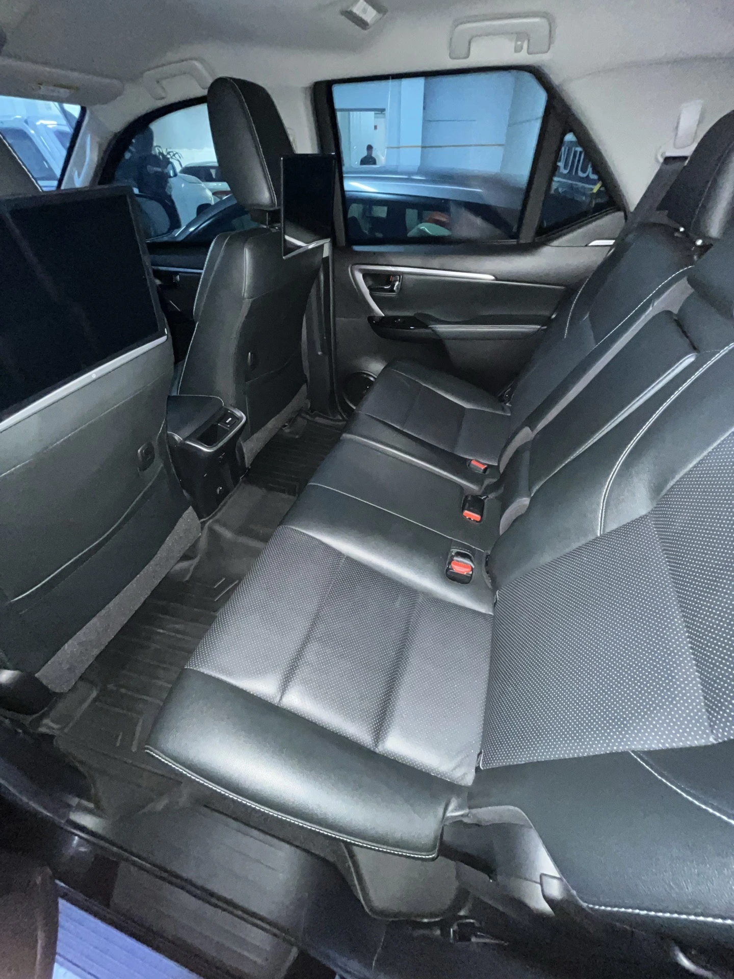 2022 Toyota Fortuner Sr5 V6 — foto 6