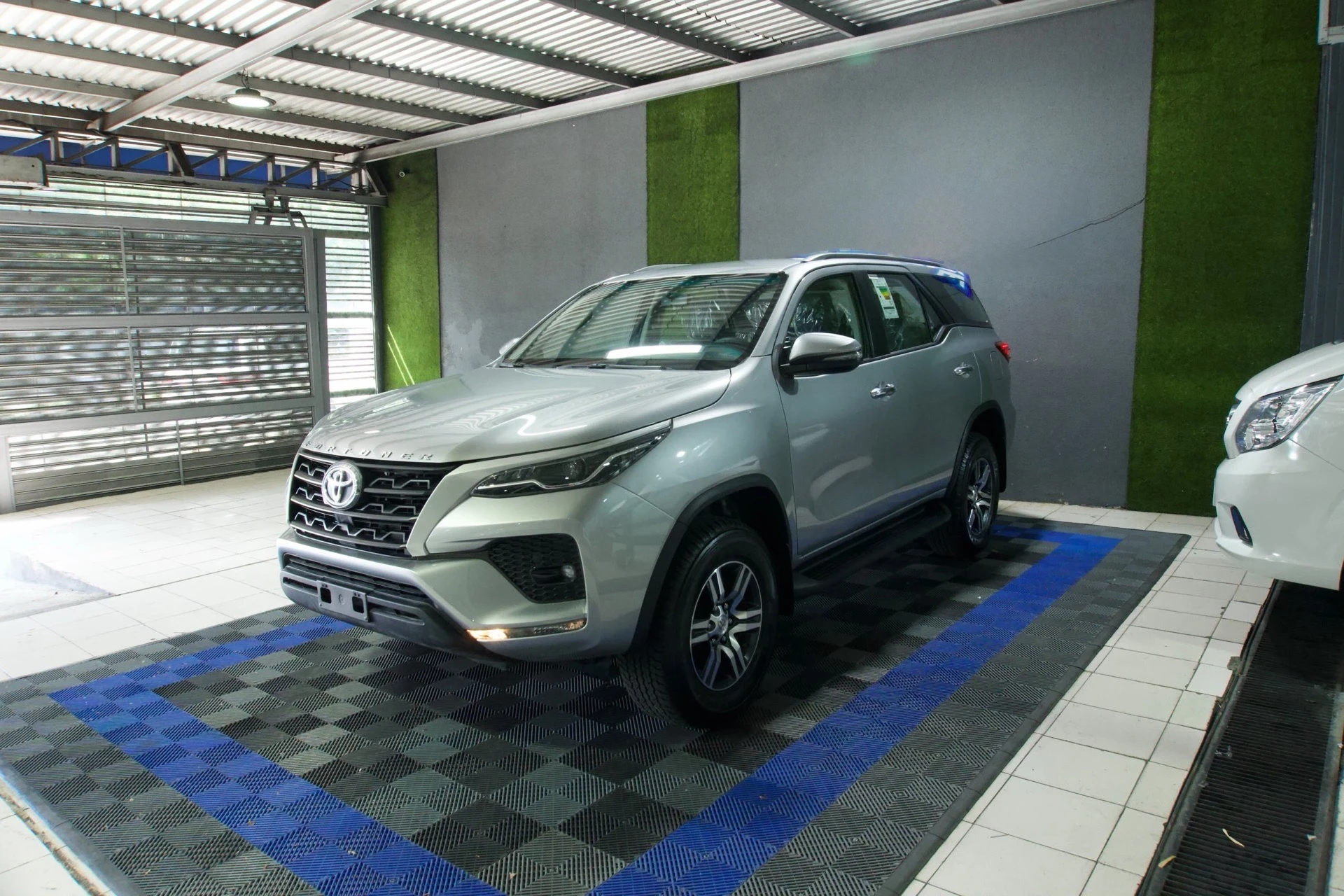 2026 Toyota Fortuner 2.7L — foto 2