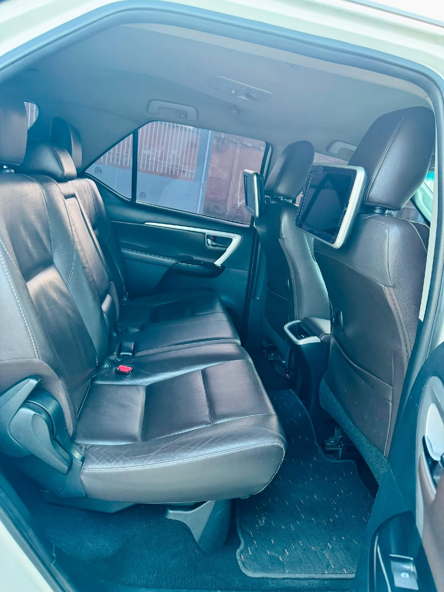 2018 Toyota Fortuner Dubai / Se puede recibir 4Runner 2007-08 — foto 7