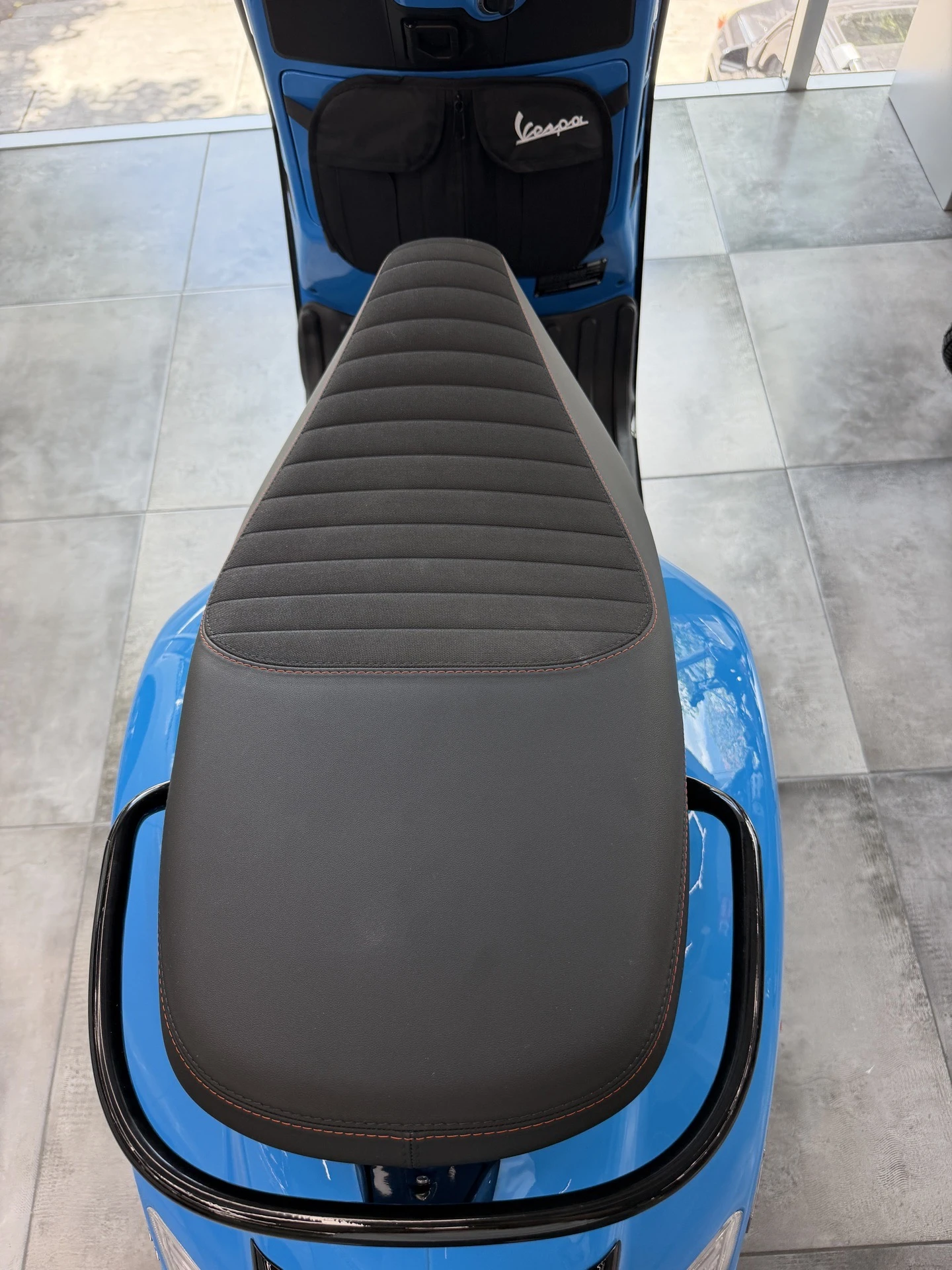 2025 Vespa GTS 300 Super — foto 4
