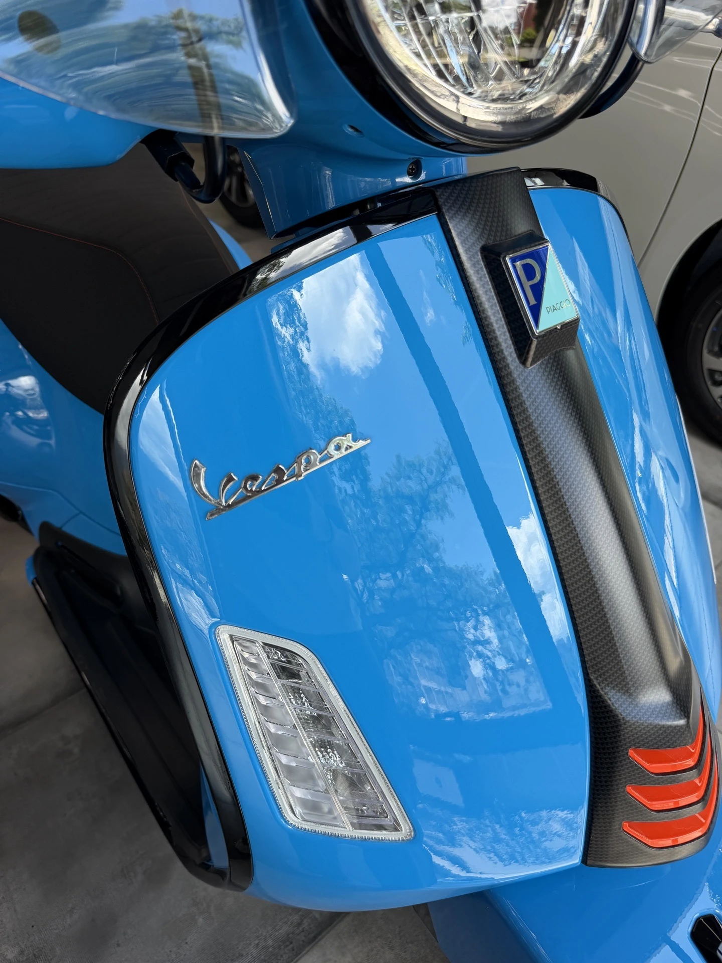 2025 Vespa GTS 300 Super — foto 9