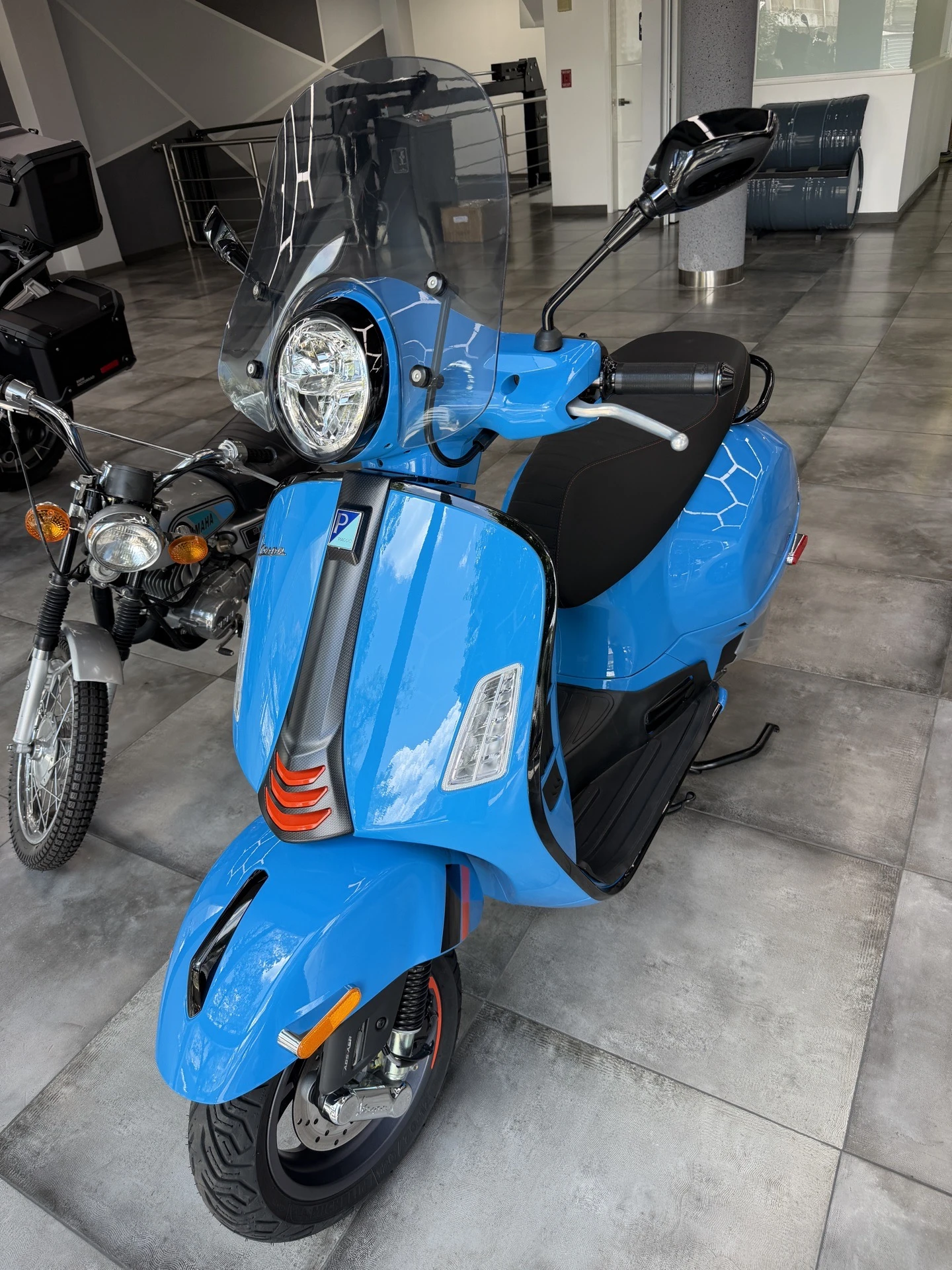 2025 Vespa GTS 300 Super — foto 10