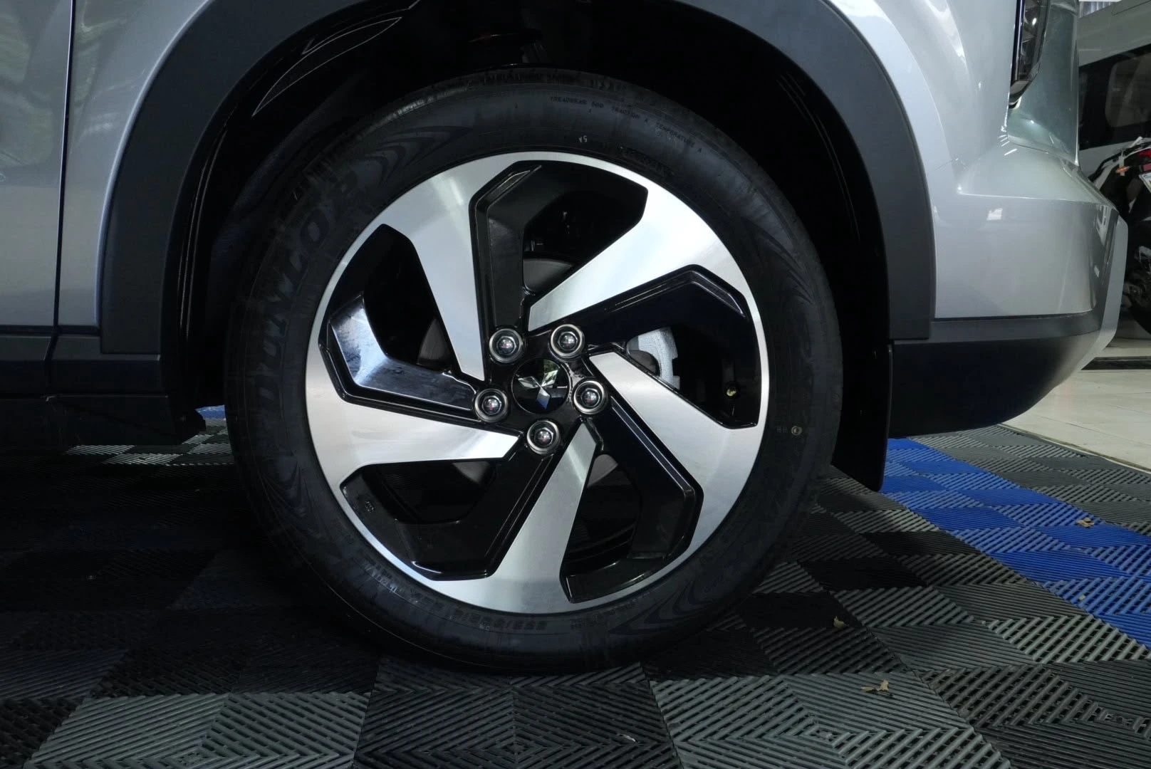 2026 Mitsubishi XForce — foto 2