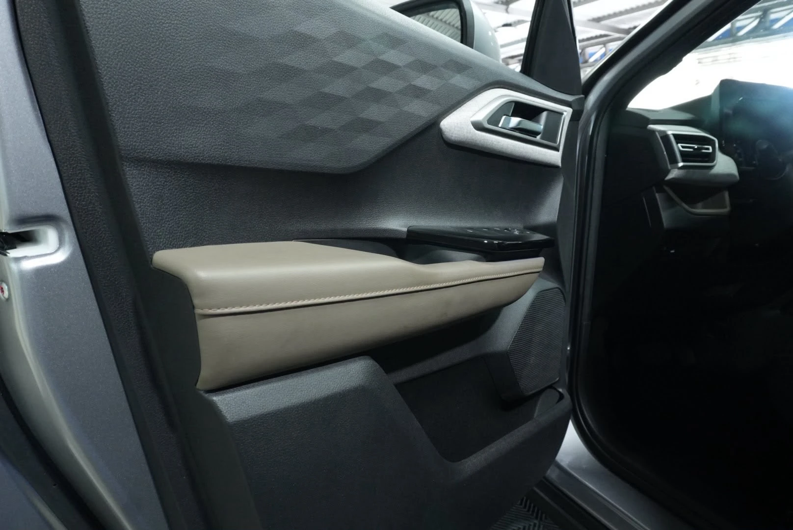 2026 Mitsubishi XForce — foto 8