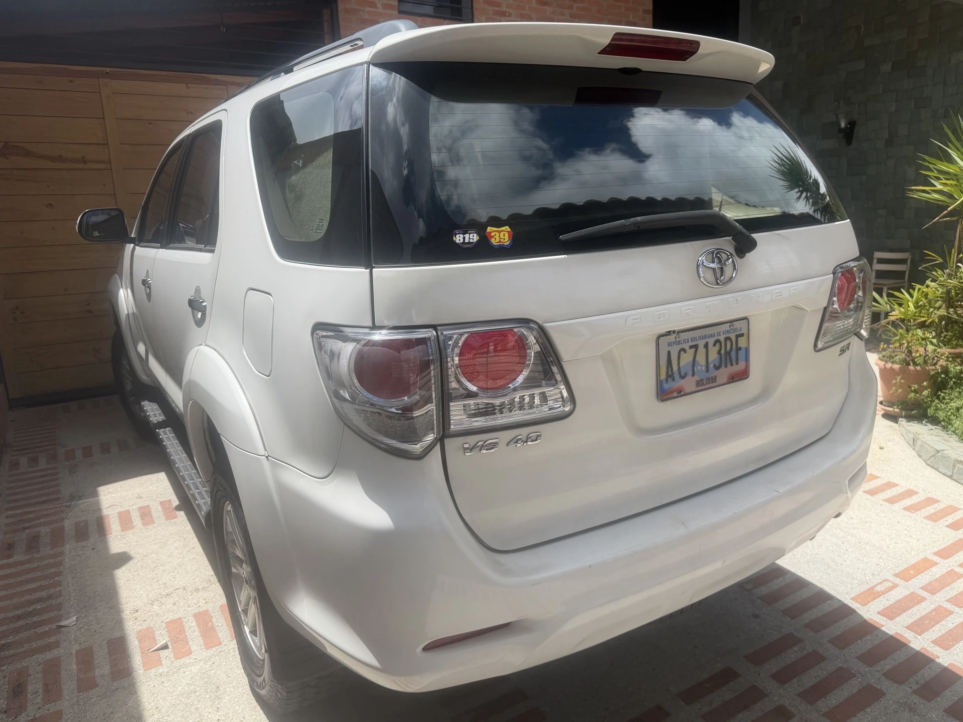 2014 Toyota Fortuner SR 4x4 — foto 3