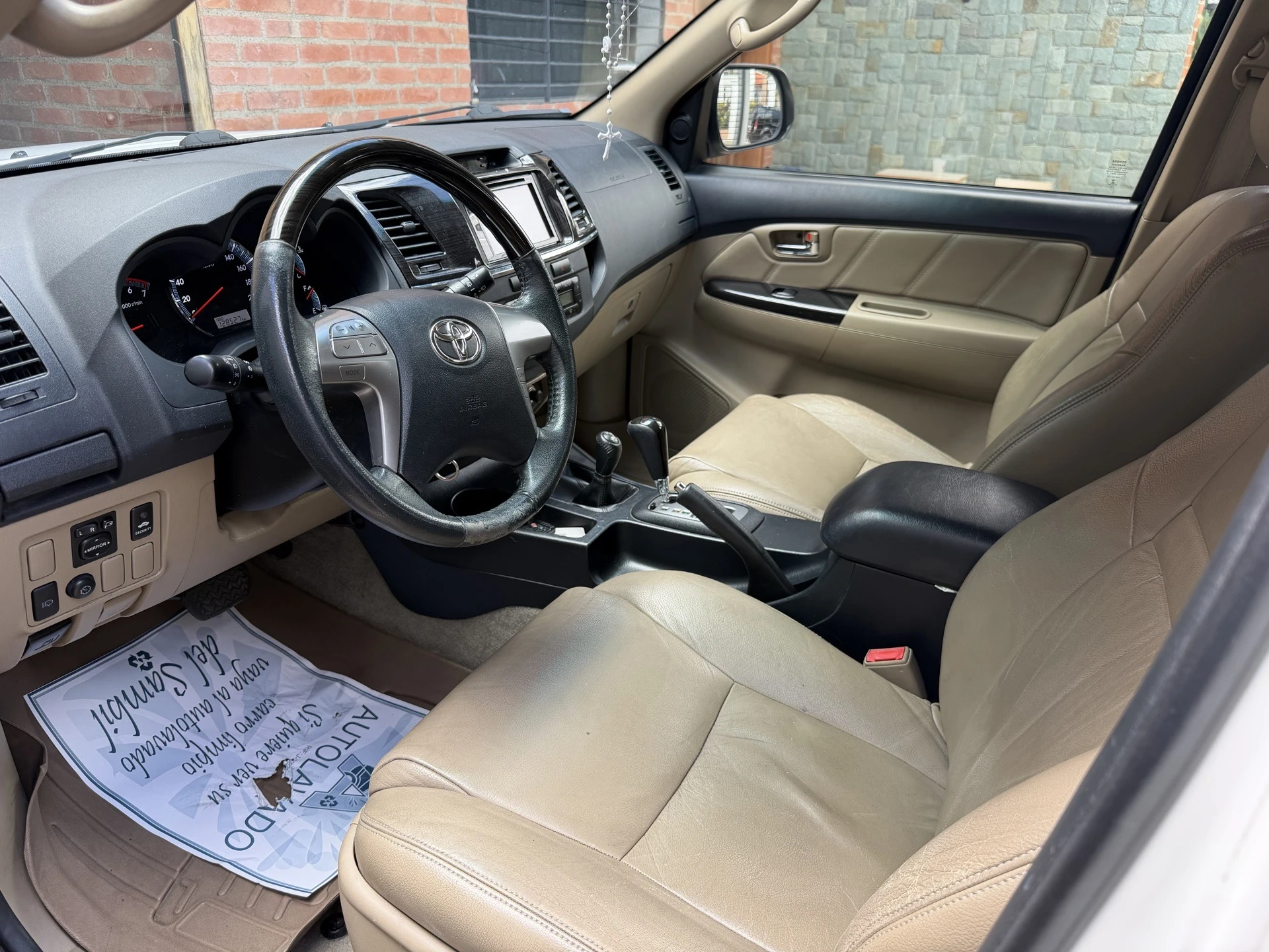 2014 Toyota Fortuner SR 4x4 — foto 7