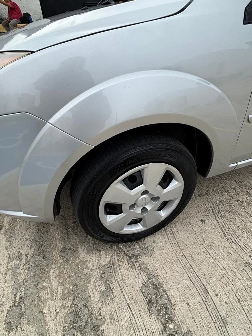 2010 Ford Fiesta Max — foto 4