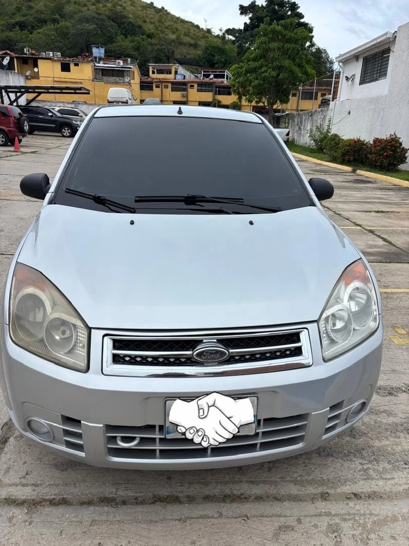 2010 Ford Fiesta Max — foto 6