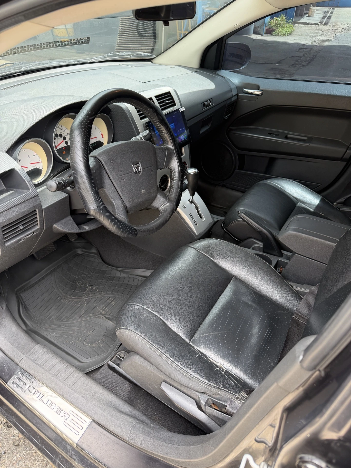 2010 Dodge Caliber LX — foto 7