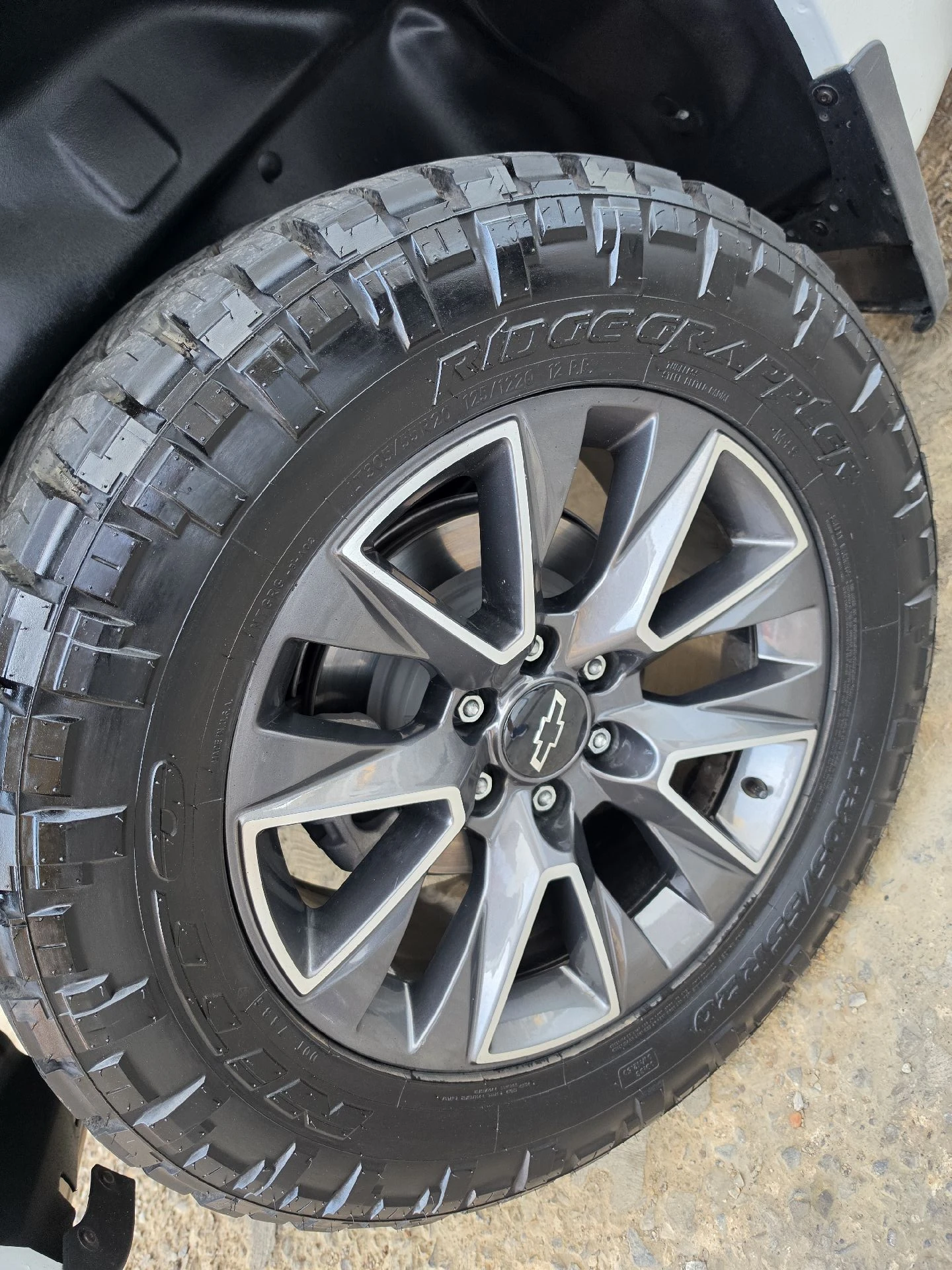 2023 Chevrolet Silverado Pickup — foto 9