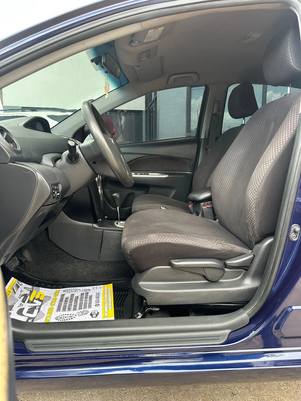 2008 Toyota Yaris Sedán Belta — foto 5