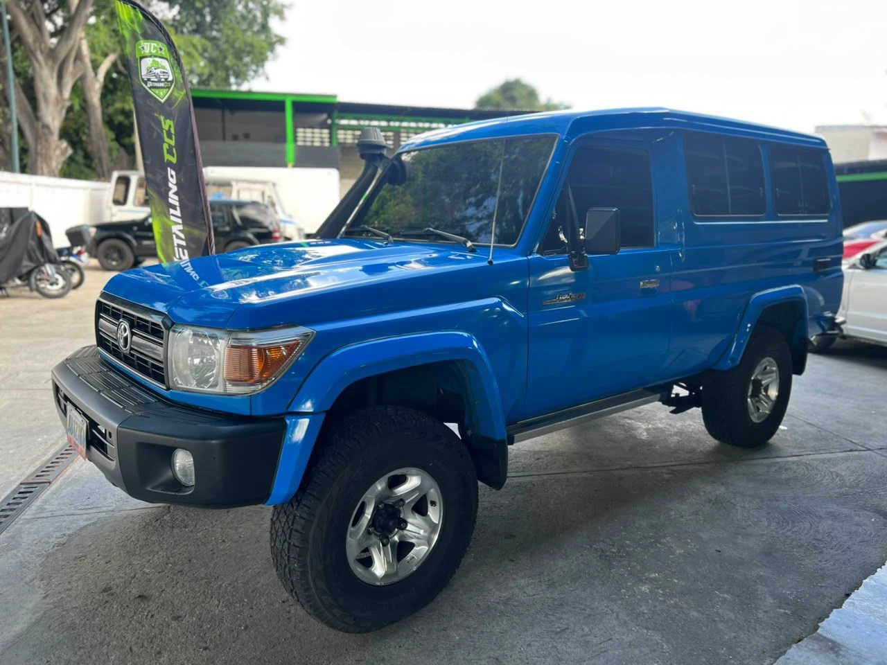 2014 Toyota Land Cruiser Hardtop — foto 2