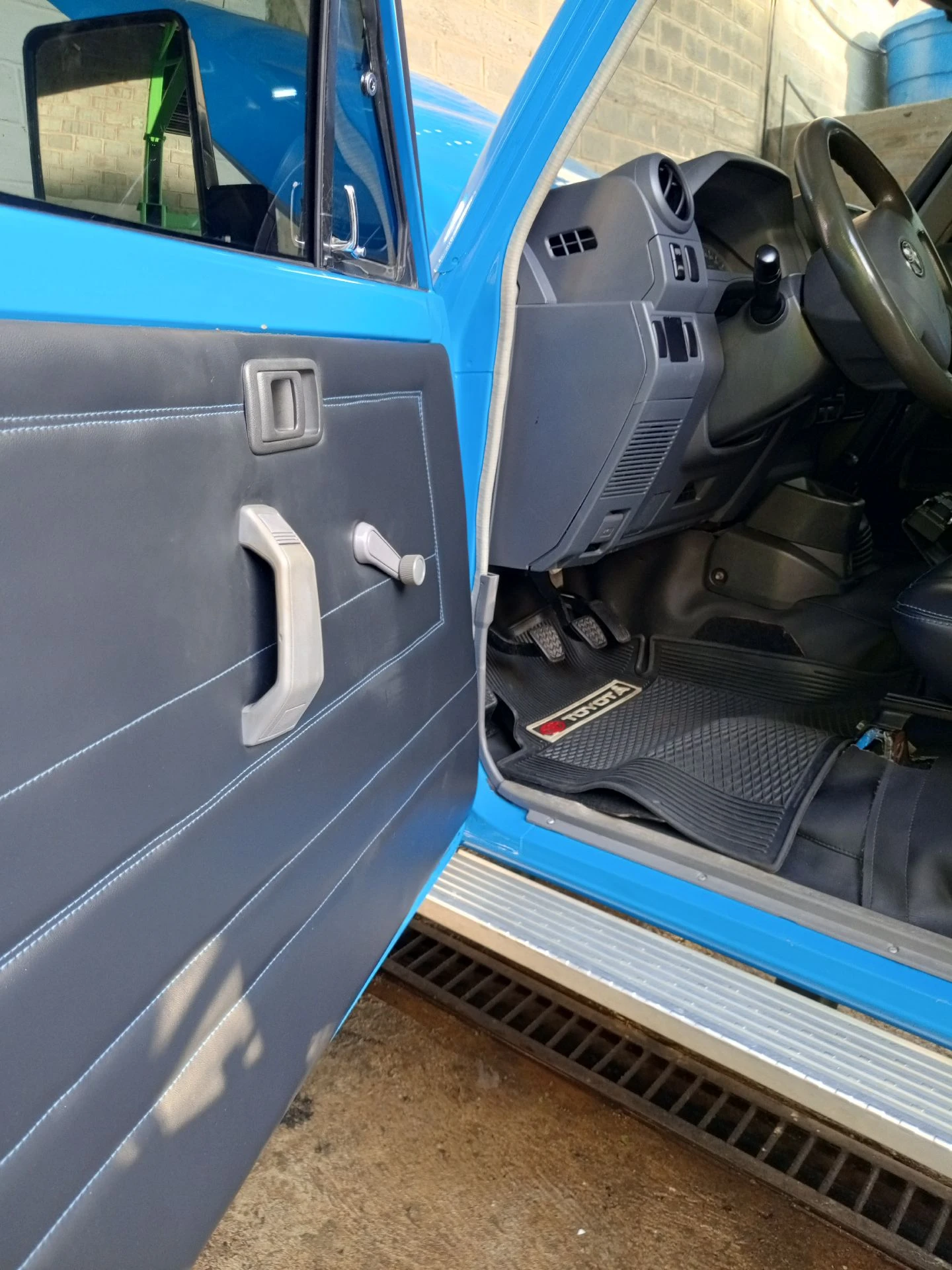 2014 Toyota Land Cruiser Hardtop — foto 13