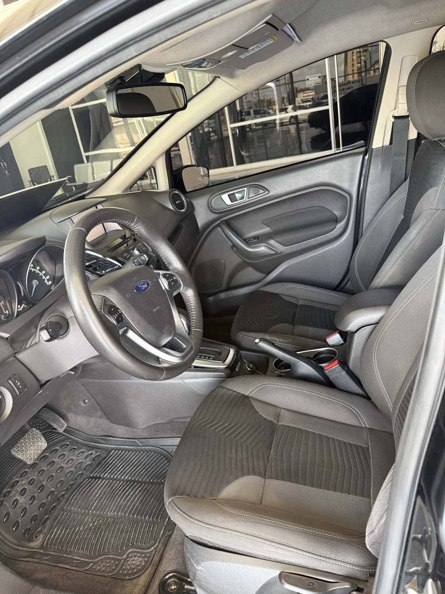 2015 Ford Fiesta Titanium — foto 7