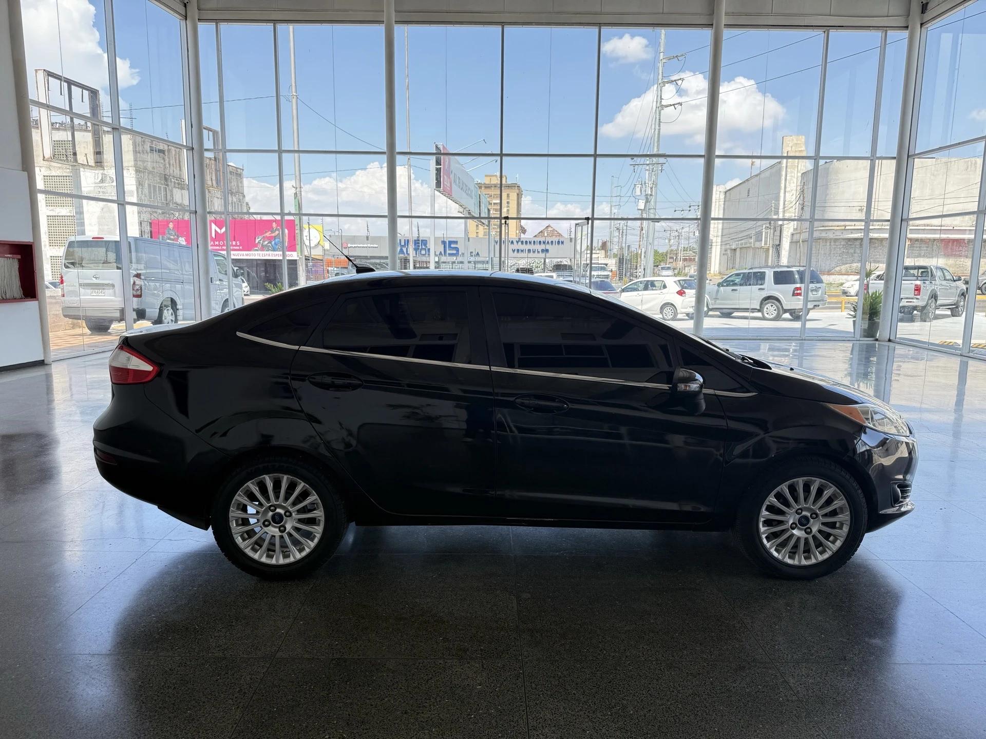 2015 Ford Fiesta Titanium — foto 6