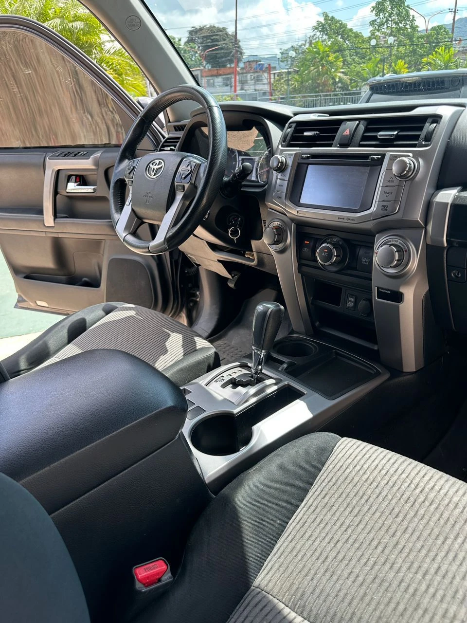 2018 Toyota 4Runner Sr5 — foto 3