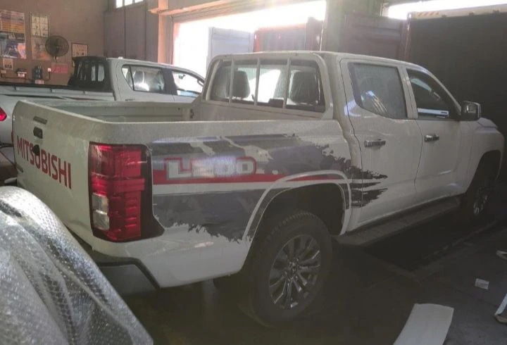 2027 Mitsubishi L200 2.4 L 4 cilindros — foto 4