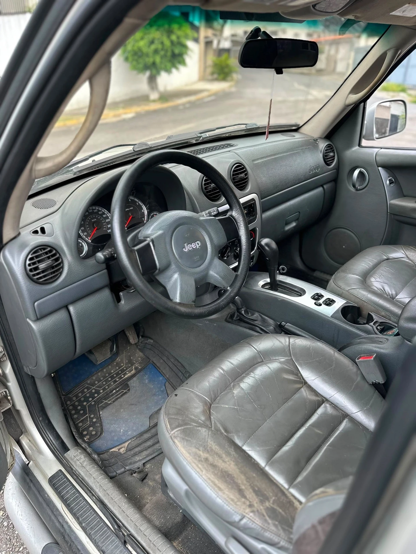 2007 Jeep Liberty Limited — foto 8