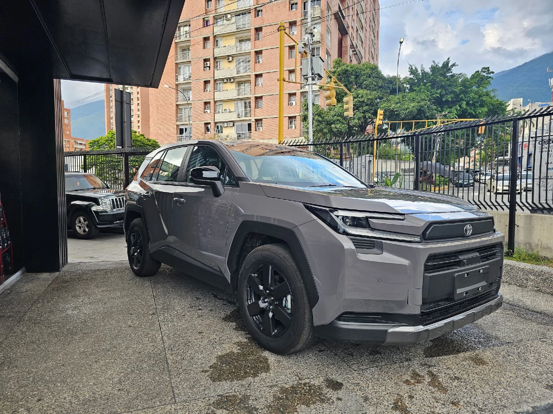2026 Toyota RAV4 Deluxe — foto 4