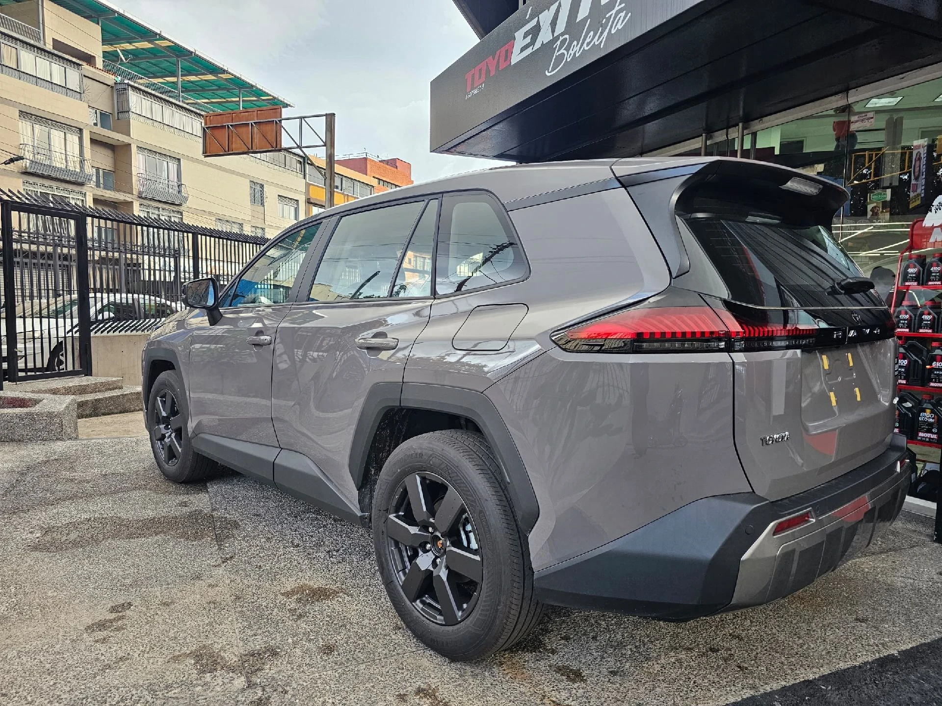2026 Toyota RAV4 Deluxe — foto 7