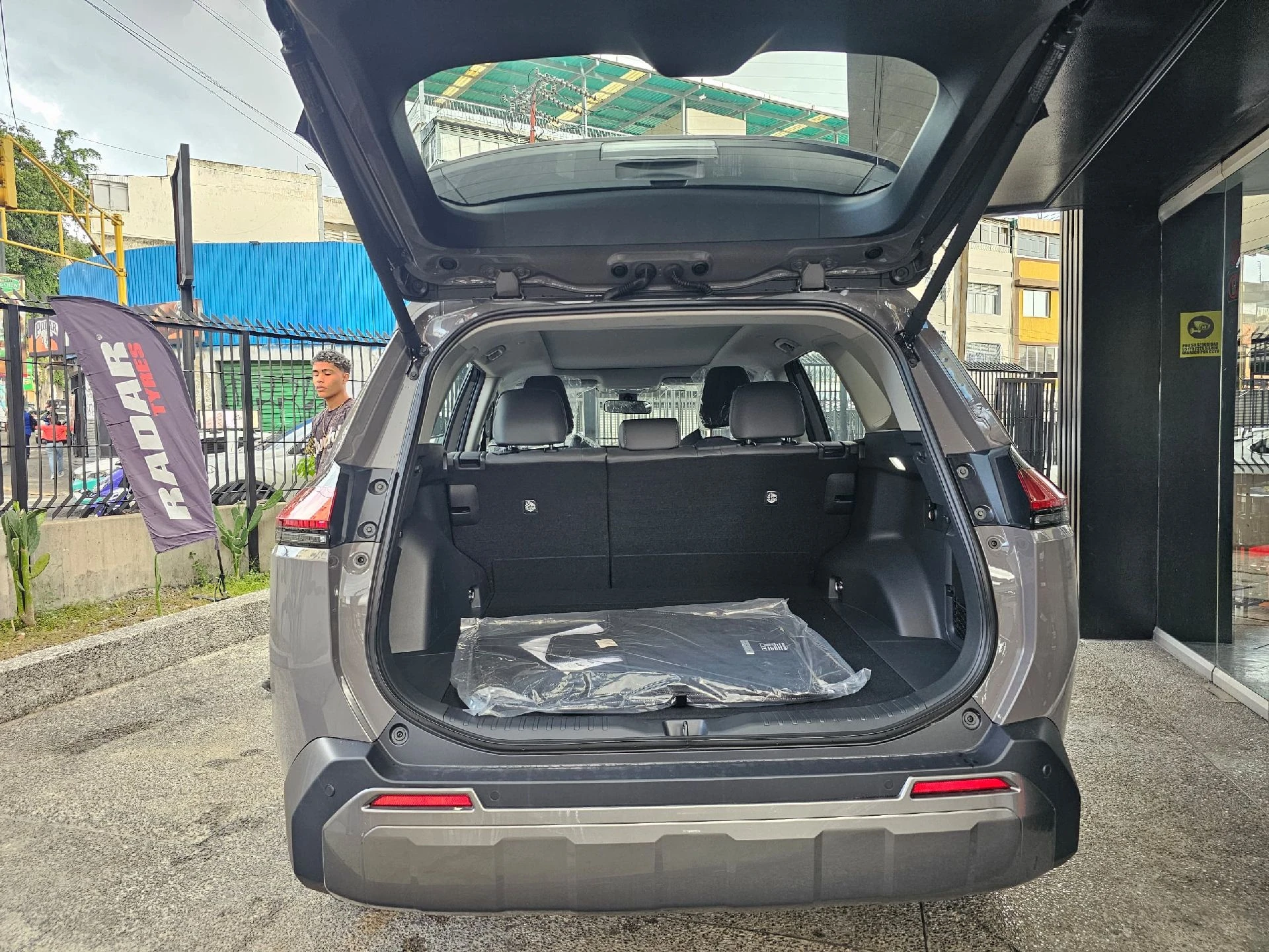 2026 Toyota RAV4 Deluxe — foto 10