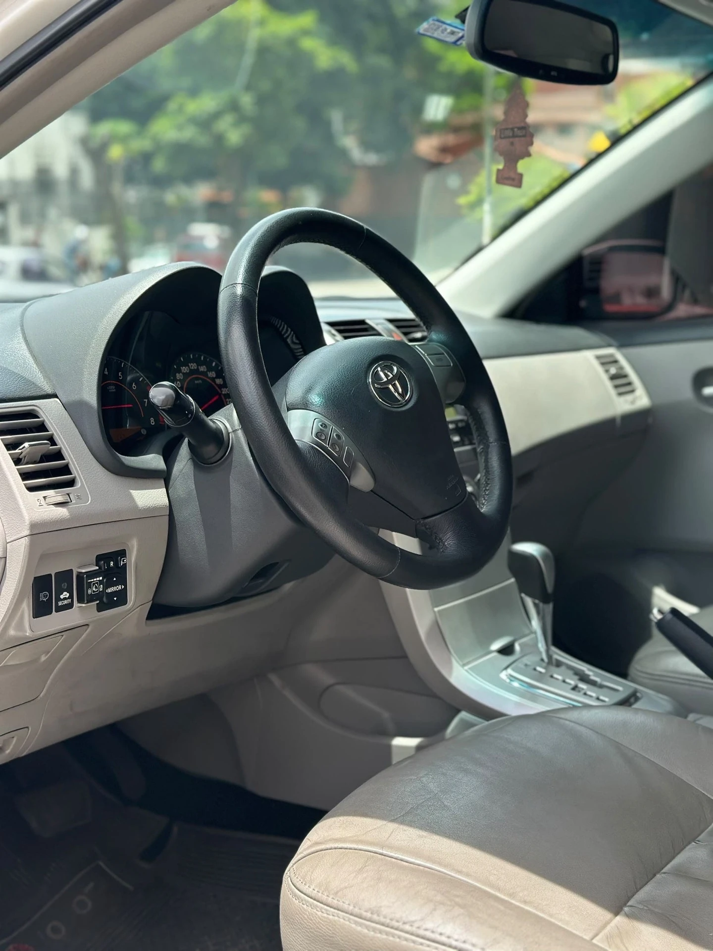 2013 Toyota Corolla GLI — foto 9