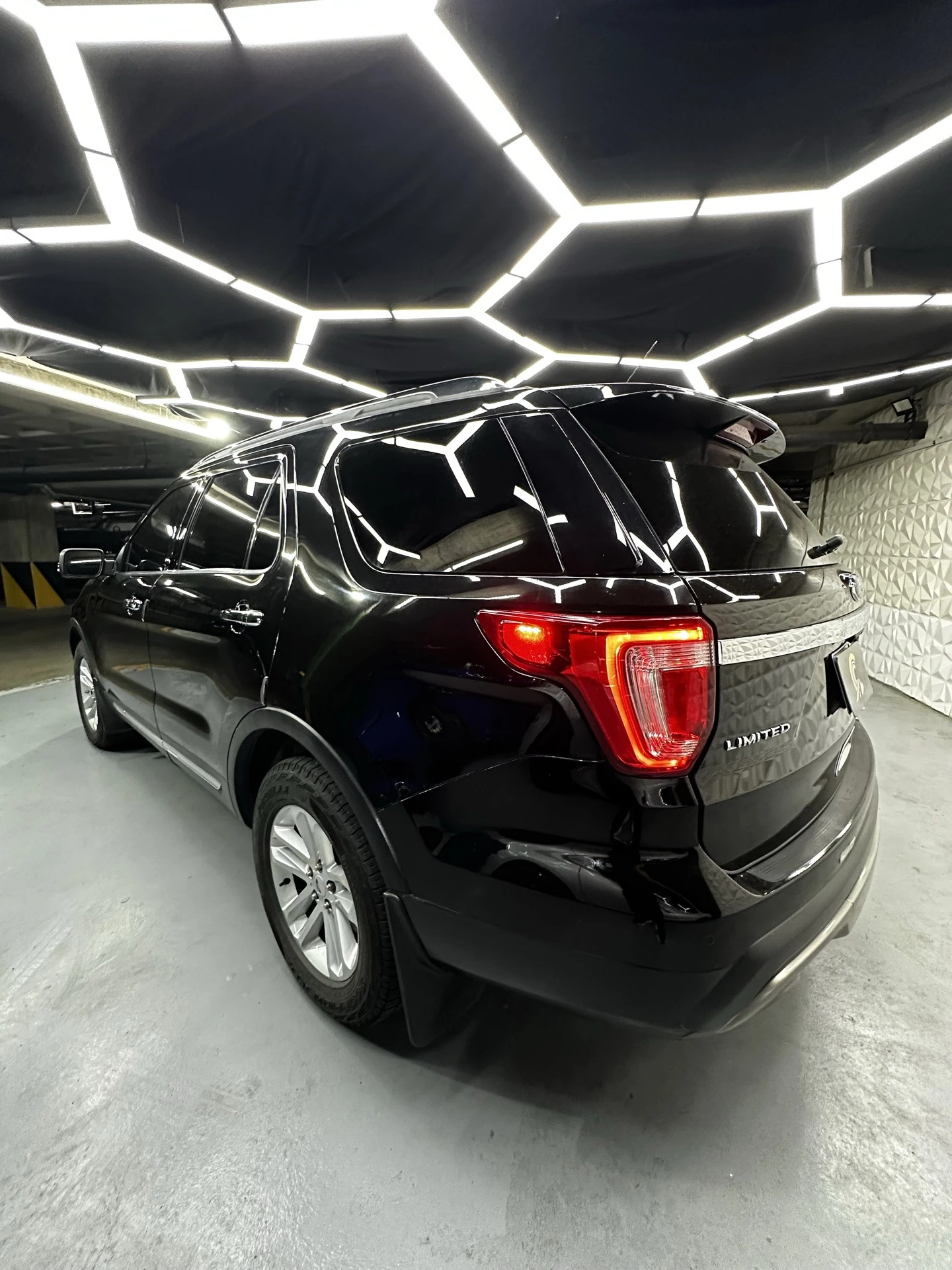 2016 Ford Explorer Limited — foto 7
