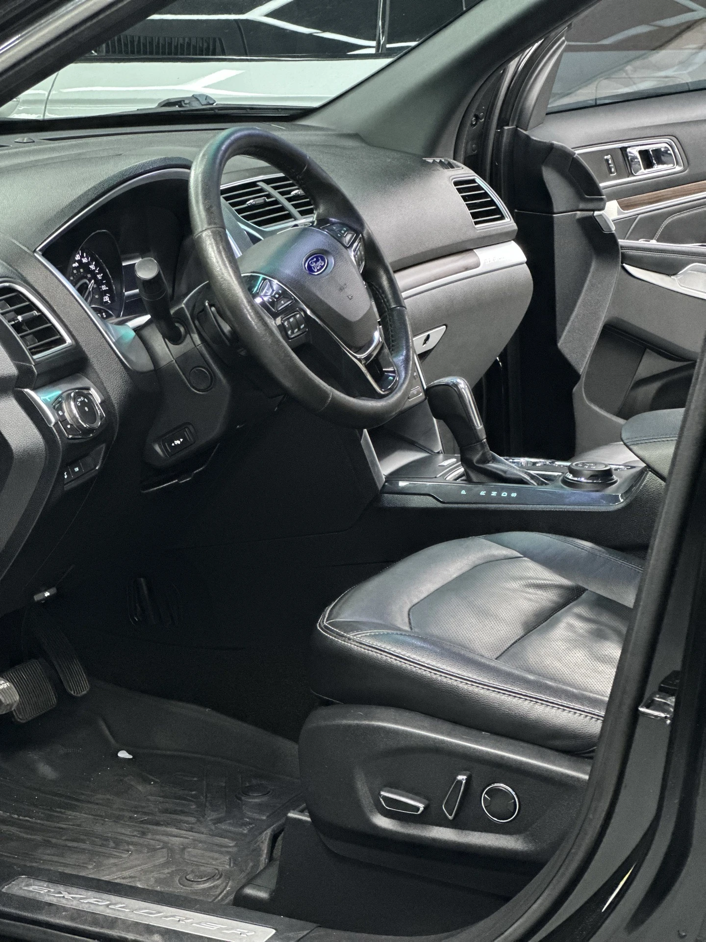 2016 Ford Explorer Limited — foto 10