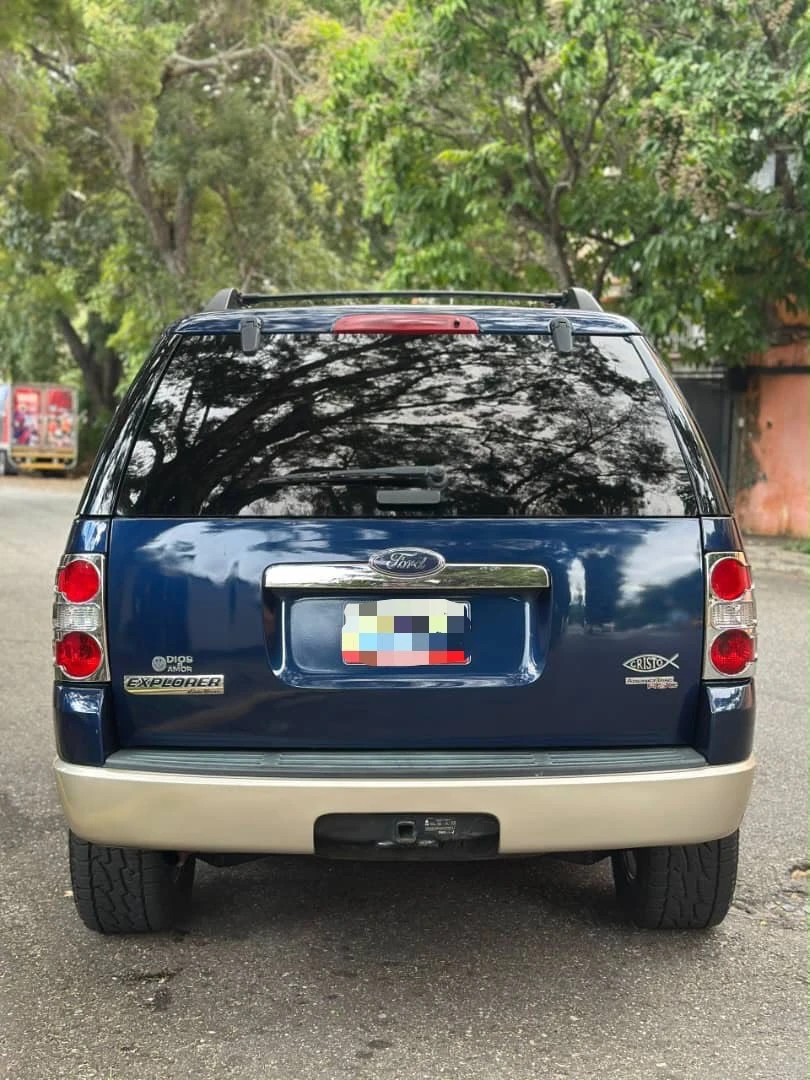 2007 Ford Explorer Eddi bauer — foto 7