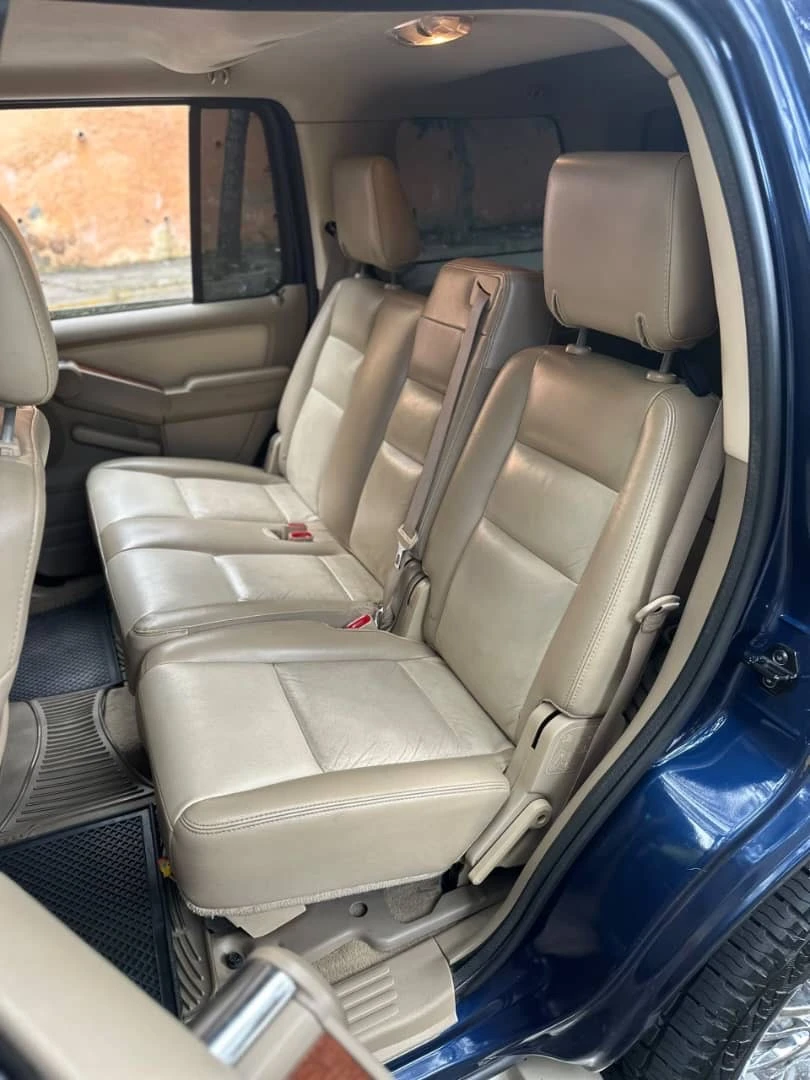 2007 Ford Explorer Eddi bauer — foto 11