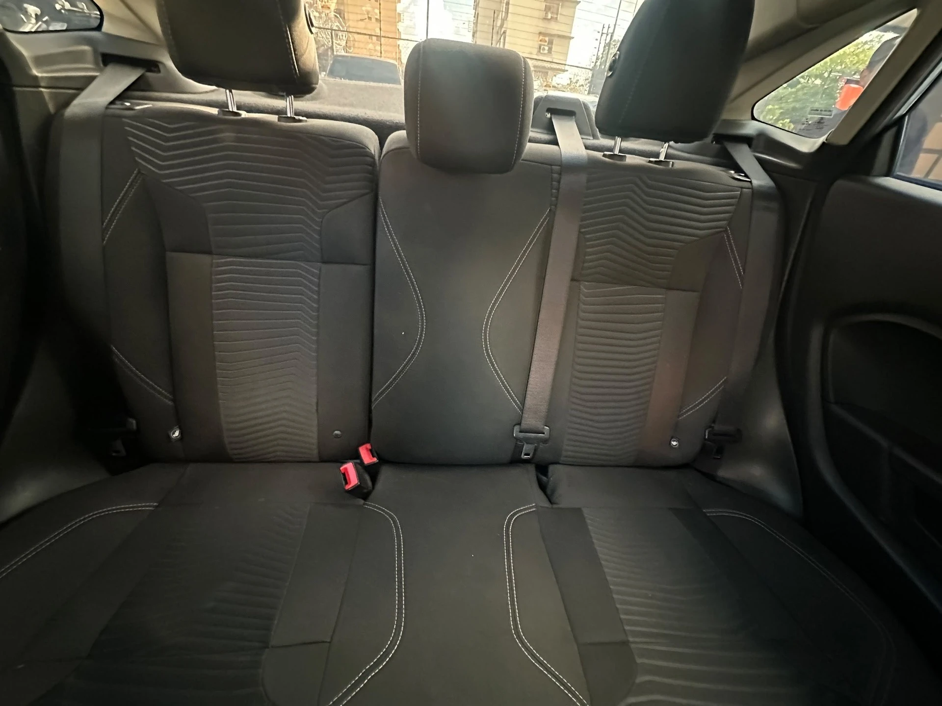 2014 Ford Fiesta Titanium — foto 6