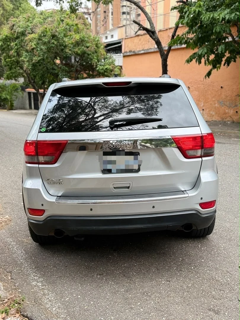 2011 Jeep Grand Cherokee Limited — foto 5