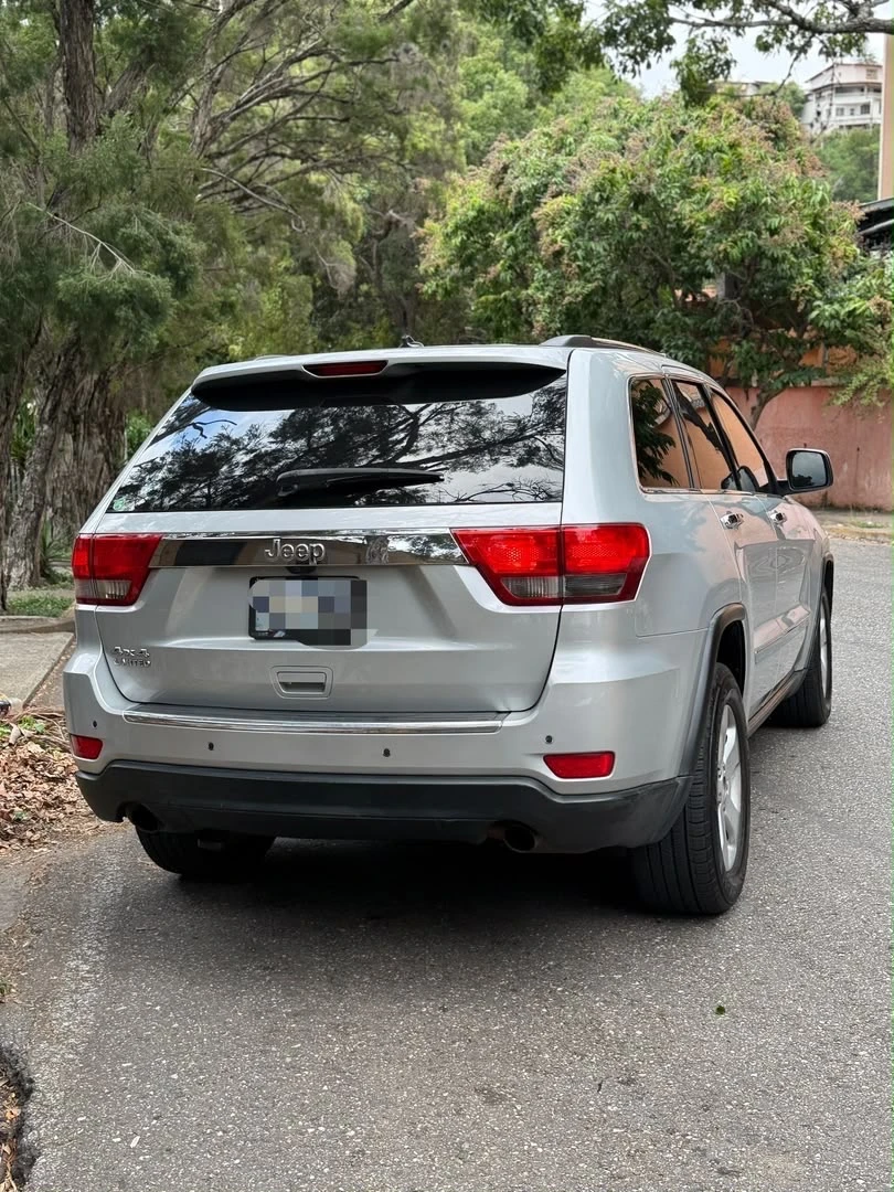 2011 Jeep Grand Cherokee Limited — foto 4