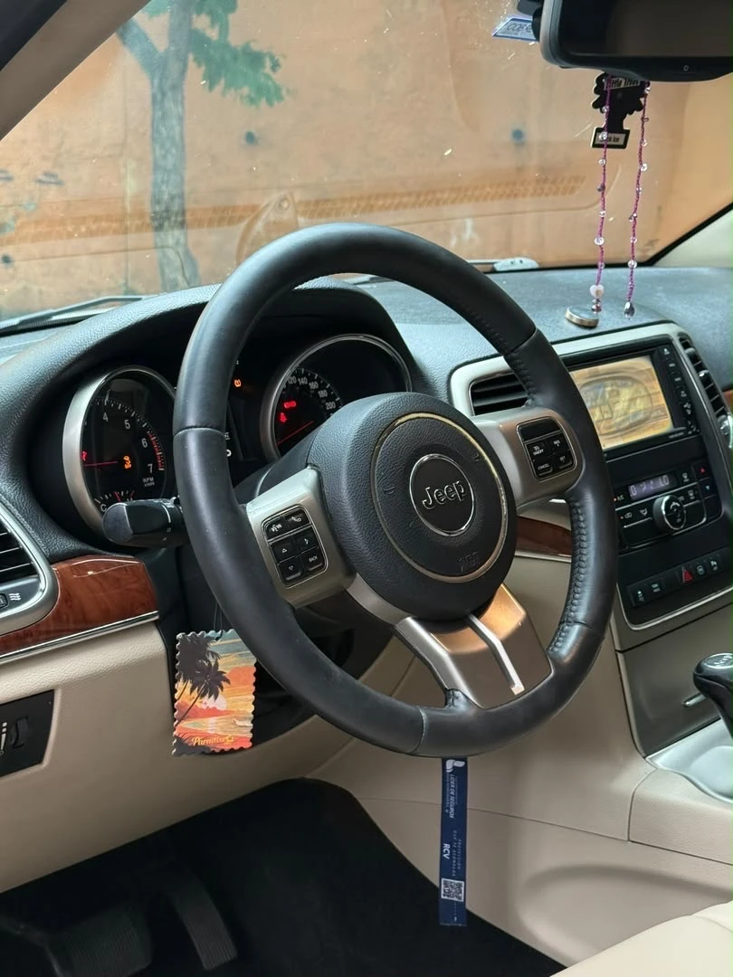 2011 Jeep Grand Cherokee Limited — foto 7