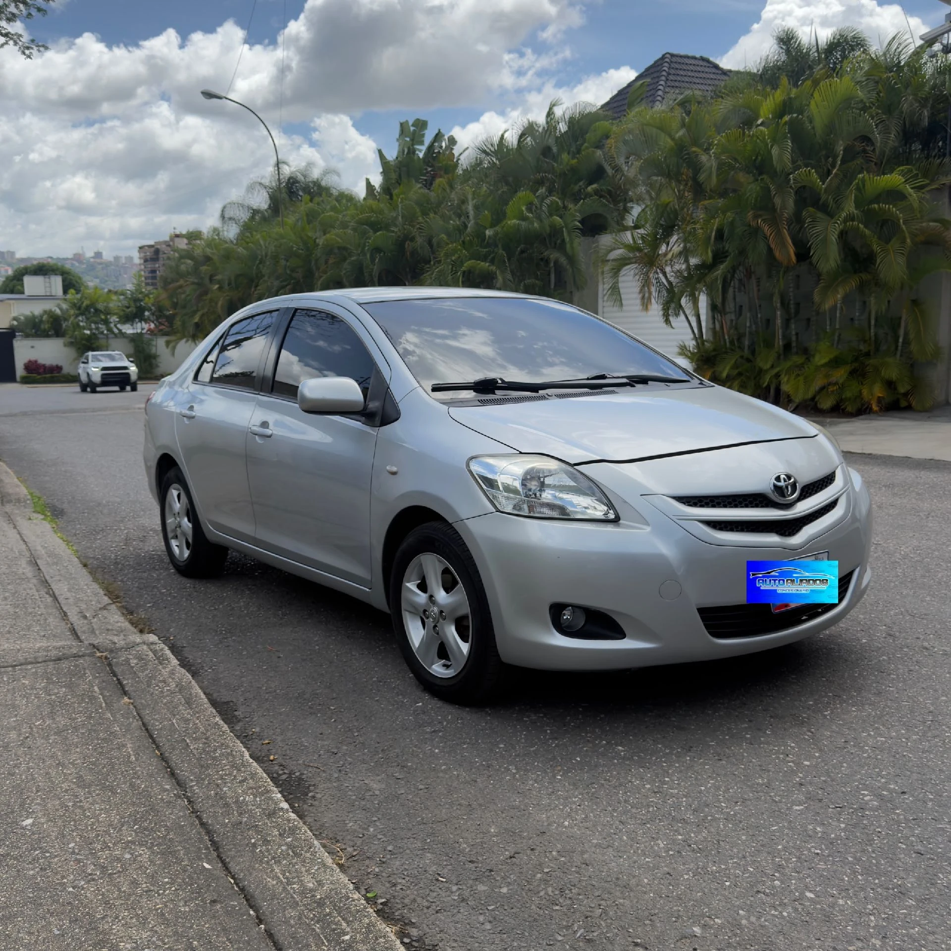 2008 Toyota Yaris Belta — foto 2