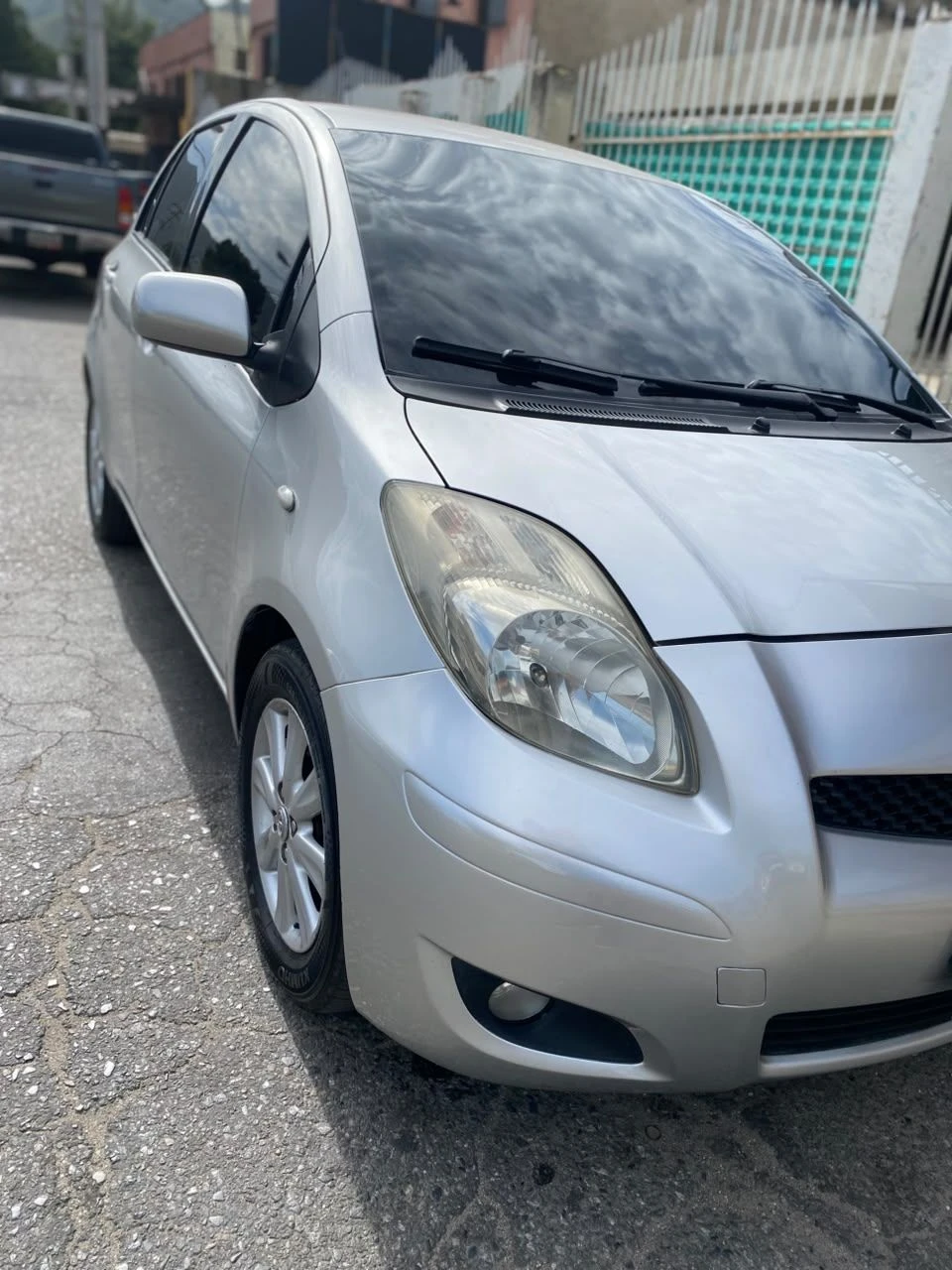 2009 Toyota Yaris Sedán Hatchback — foto 6